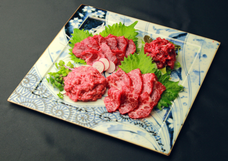 「鮮馬刺しスライス４種バラエティーセット（鮮ー５１９）」の商品画像