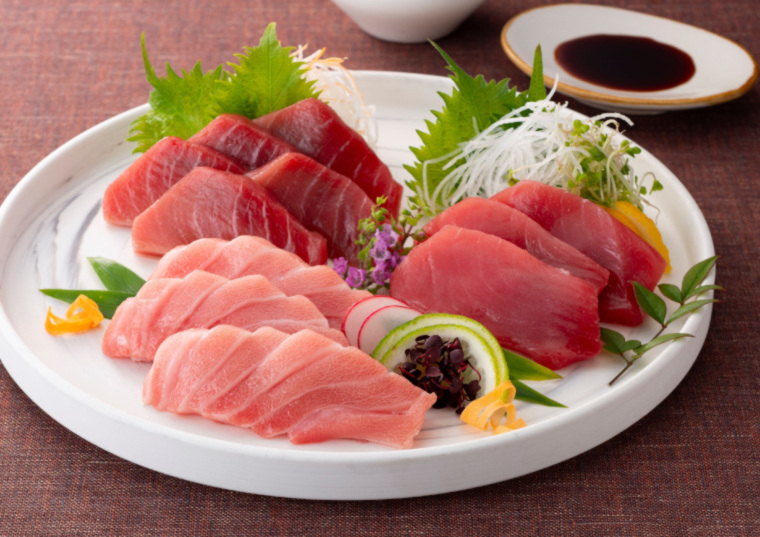 「うみのファームＲプレミアム　お刺身用黒まぐろ柵セット　３柵セット６００ｇ」の商品画像